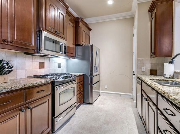 800  Rockingham Drive , Irving Texas 75063