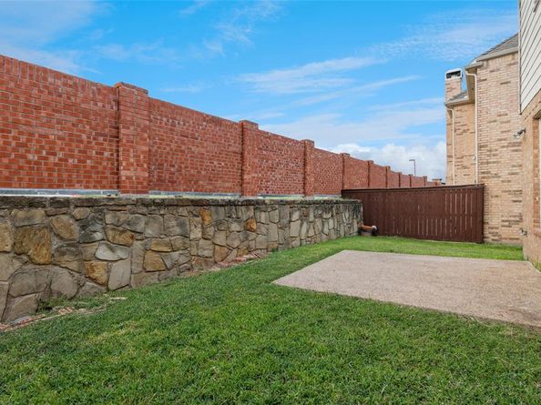 8115  Dogwood Lane , Irving Texas 75063