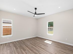 1124 E Annie Street , Fort Worth Texas 76104