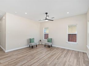 1124 E Annie Street , Fort Worth Texas 76104