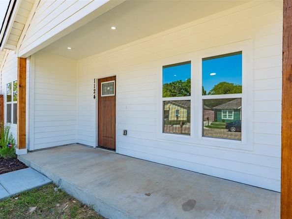 1124 E Annie Street , Fort Worth Texas 76104