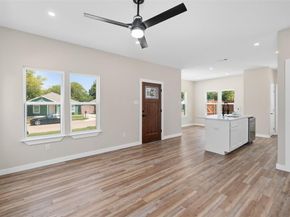 1124 E Annie Street , Fort Worth Texas 76104