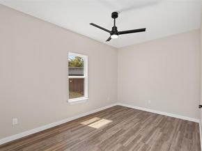1124 E Annie Street , Fort Worth Texas 76104