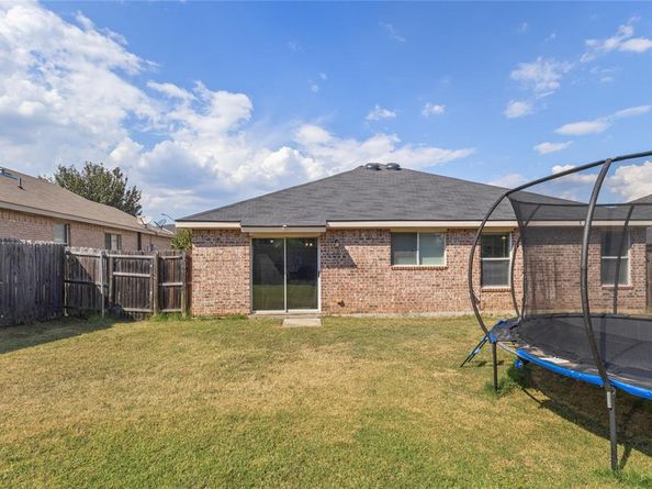 7566  Hedgeoak Court , Fort Worth Texas 76112