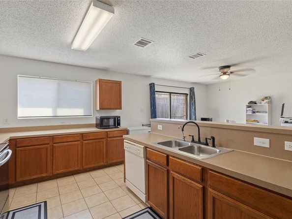 7566  Hedgeoak Court , Fort Worth Texas 76112