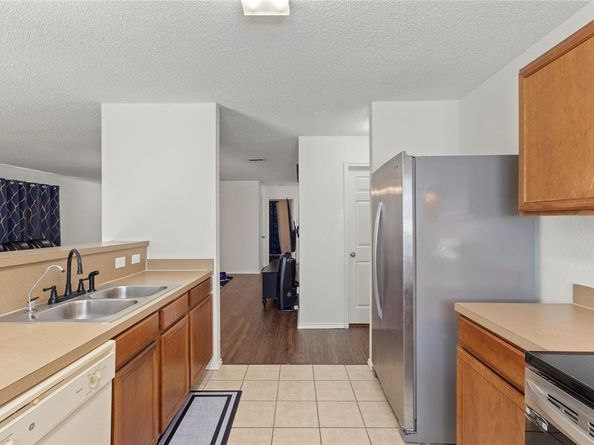 7566  Hedgeoak Court , Fort Worth Texas 76112
