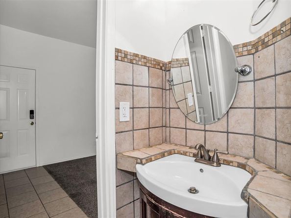 1317  Carver Lane , Irving Texas 75061