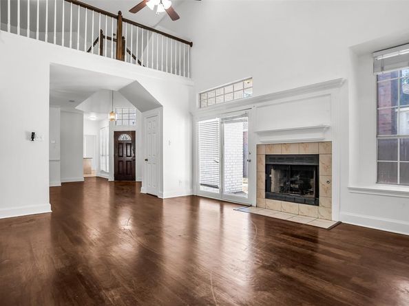 1317  Carver Lane , Irving Texas 75061