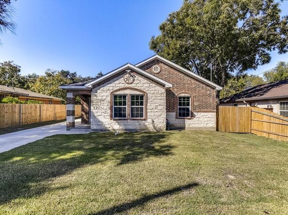 1639  Adelaide Drive , Dallas Texas 75216