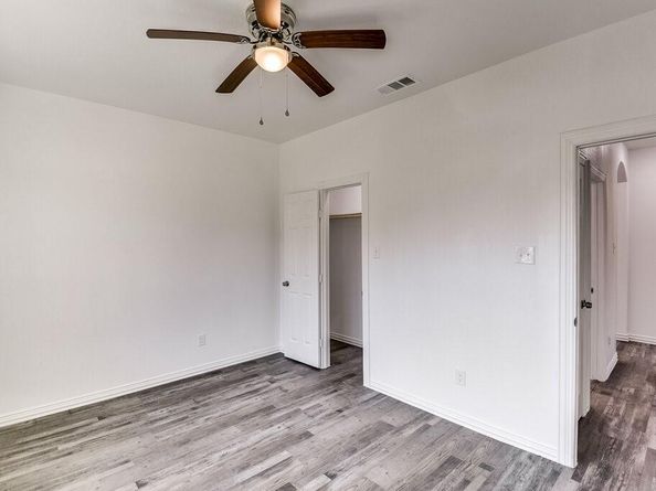 1639  Adelaide Drive , Dallas Texas 75216