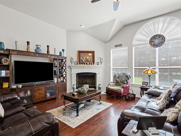8406  Pecan Creek Drive , Arlington Texas 76001