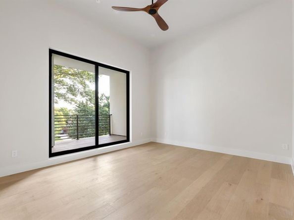 5525  Charlestown Drive , Dallas Texas 75230