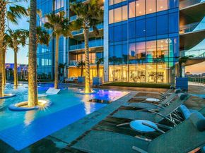 3130 N Harwood Street  1605, Dallas Texas 75201