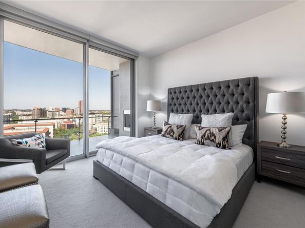 3130 N Harwood Street  1605, Dallas Texas 75201