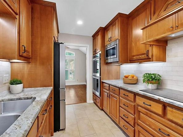 10168  Stoneleigh Drive , Benbrook Texas 76126