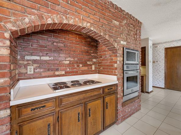 1401  Limetree Lane , Irving Texas 75061
