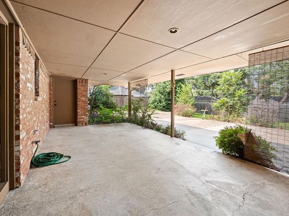 1401  Limetree Lane , Irving Texas 75061
