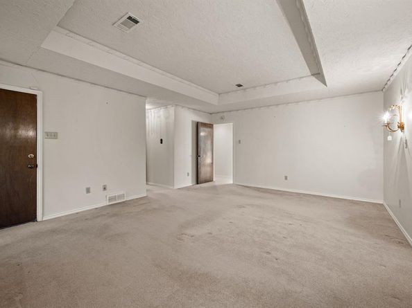 1401  Limetree Lane , Irving Texas 75061