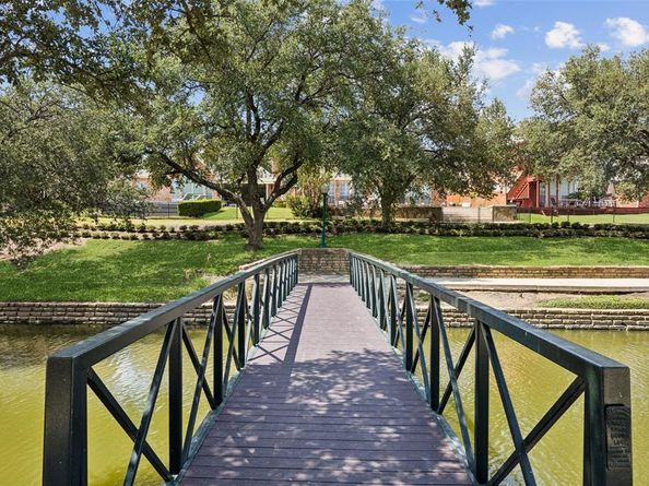 1085  Leisure Lane , Irving Texas 75063