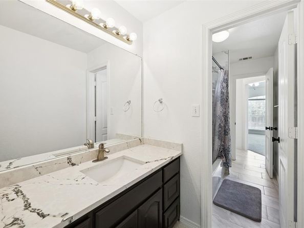 1085  Leisure Lane , Irving Texas 75063