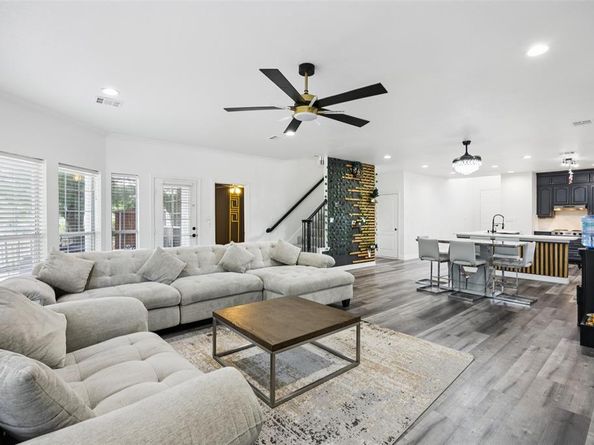 1085  Leisure Lane , Irving Texas 75063