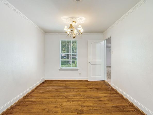 545  Hillvale Drive , Dallas Texas 75241