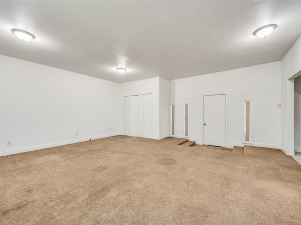 545  Hillvale Drive , Dallas Texas 75241