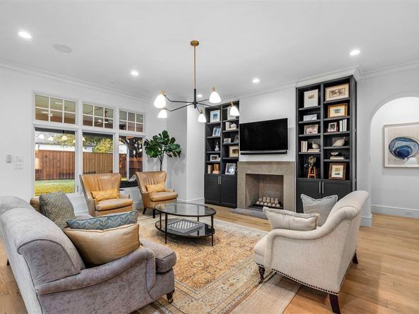 6428  Tulip Lane , Dallas Texas 75230