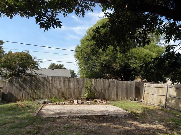 1209  Juniper Lane , Benbrook Texas 76126