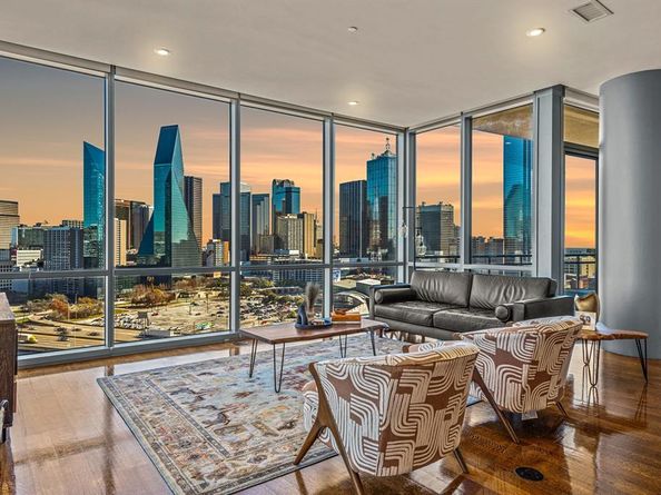 2200  Victory Avenue  1702, Dallas Texas 75219