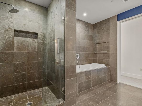 2200  Victory Avenue  1702, Dallas Texas 75219