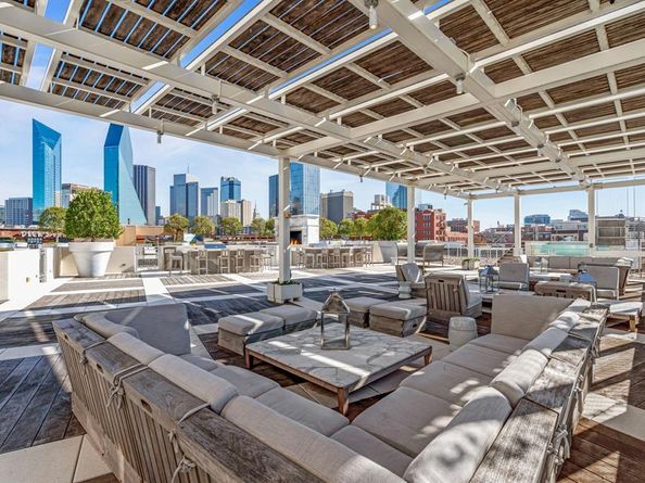 2200  Victory Avenue  1702, Dallas Texas 75219