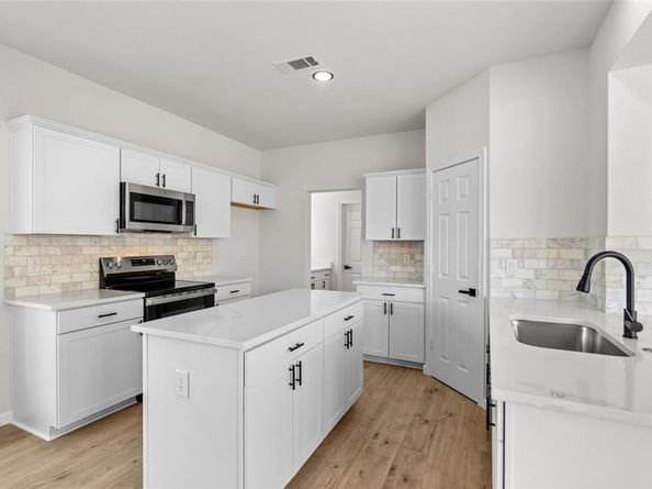 10226  Lakeview Drive , Providence Village Texas 76227