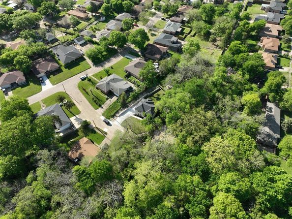 974  Woodacre Drive , Dallas Texas 75241
