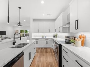 911  18th Street , Dallas Texas 75216