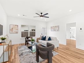 911  18th Street , Dallas Texas 75216