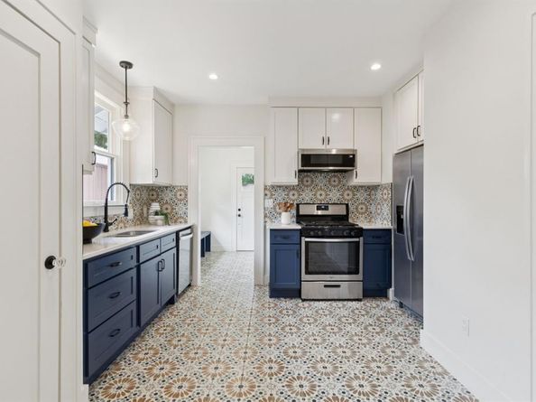 914  Grandview Avenue , Dallas Texas 75223