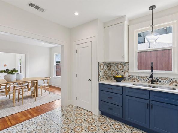 914  Grandview Avenue , Dallas Texas 75223
