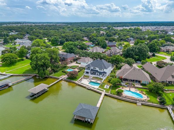 1917  Spinnaker Lane , Azle Texas 76020