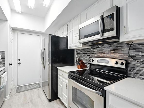 3105  San Jacinto Street  205, Dallas Texas 75204