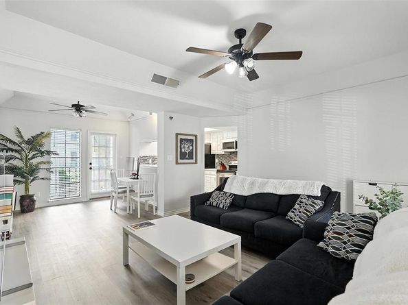 3105  San Jacinto Street  205, Dallas Texas 75204