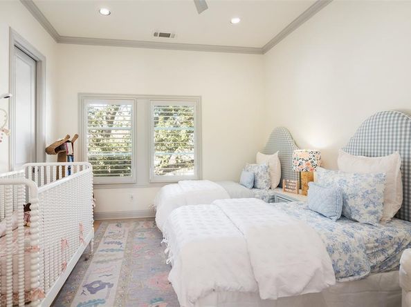 6504  Joyce Way , Dallas Texas 75225