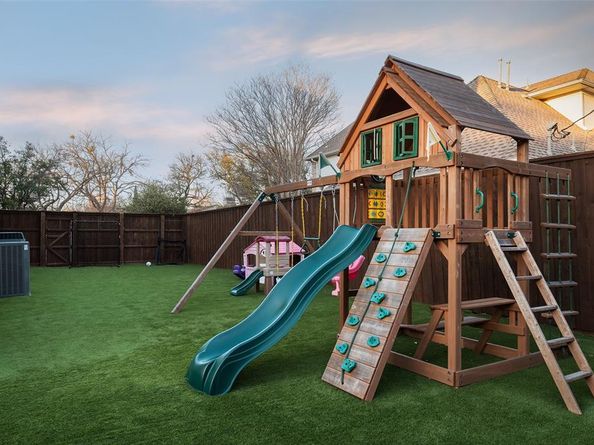 6504  Joyce Way , Dallas Texas 75225