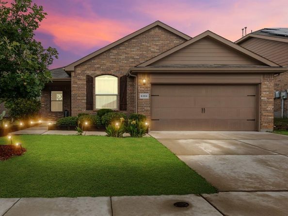 6304  Robertson Road , Fort Worth Texas 76179