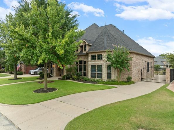 3225  Glade Pointe Court , Hurst Texas 76054