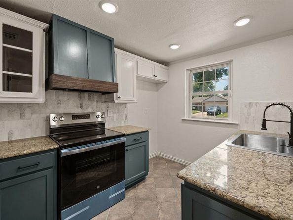 7008  Shadow Bend Drive , Fort Worth Texas 76137
