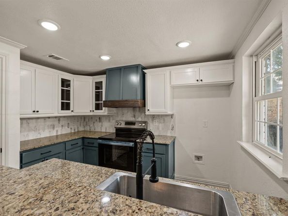 7008  Shadow Bend Drive , Fort Worth Texas 76137
