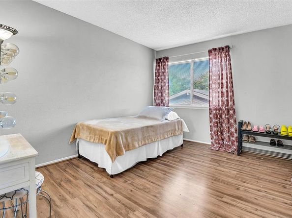 1433  Forestglen Drive , Lewisville Texas 75067