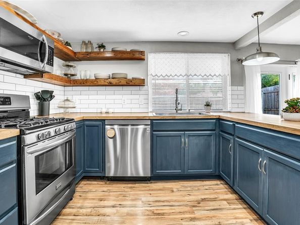 1433  Forestglen Drive , Lewisville Texas 75067