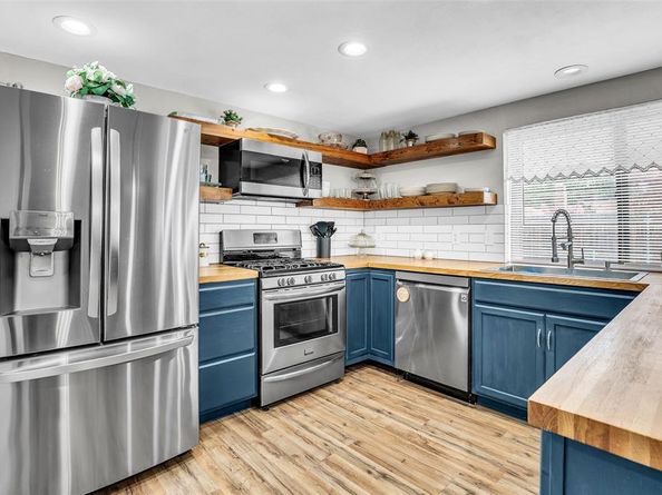 1433  Forestglen Drive , Lewisville Texas 75067